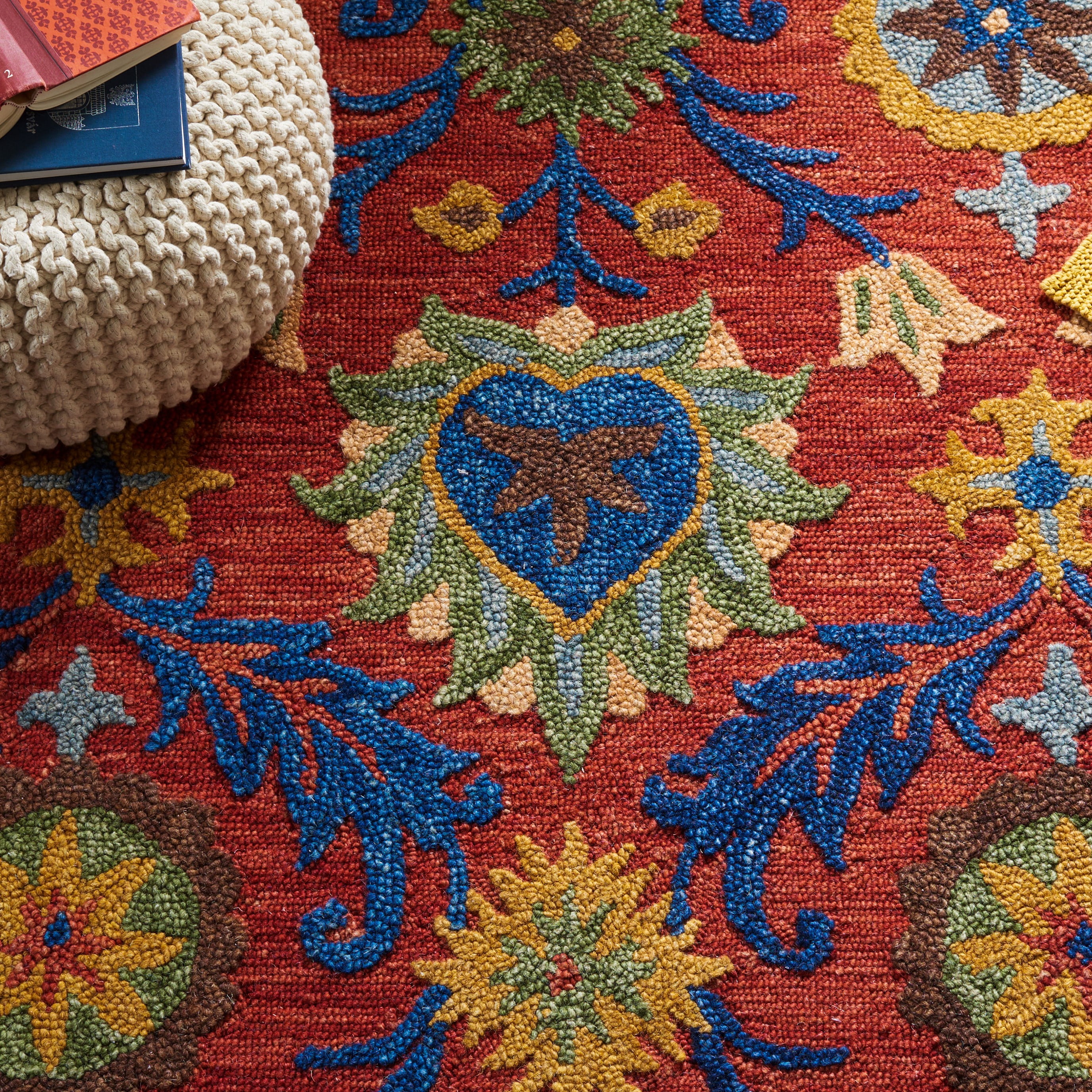 SAFAVIEH Blossom Cantor Floral Area Rug, Red/Blue, 5' x 8'