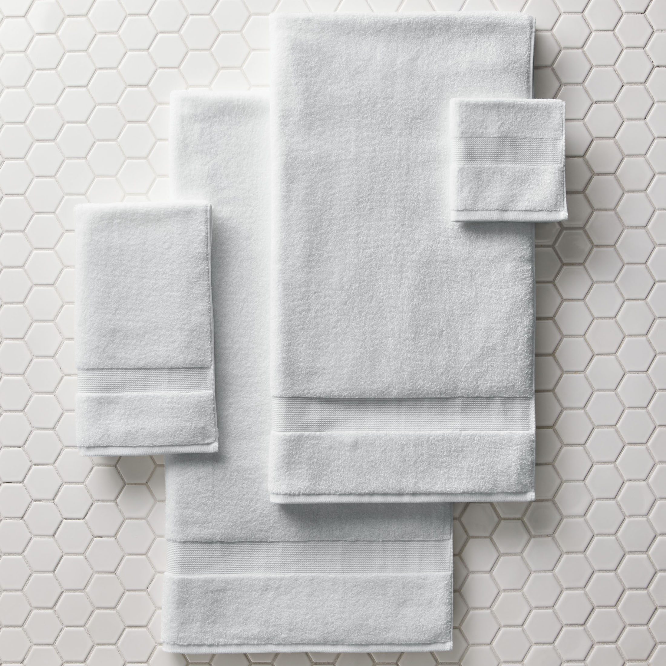 (Paquete de 8) Toalla de baño de algodón suave Better Homes & Gardens Signature, blanco ártico 5