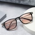 thumbnail image 1 of Gafas de sol inteligentes de doble propósito para cerca y lejos, gafas de presbicia, gafas de sol anti-ultravioleta para hombres y mujeres mayores, dos en uno, anti-luz azul, 1 of 3