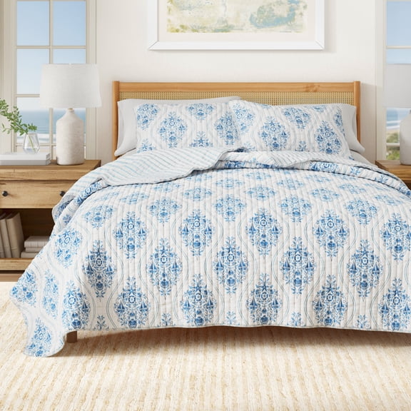 Coastal Quilt Set - Lightweight, Soft, All-Season - 2-Piece Reversible Nautical Bedding Set (Twin / Twin XL, Nautical Medallion)