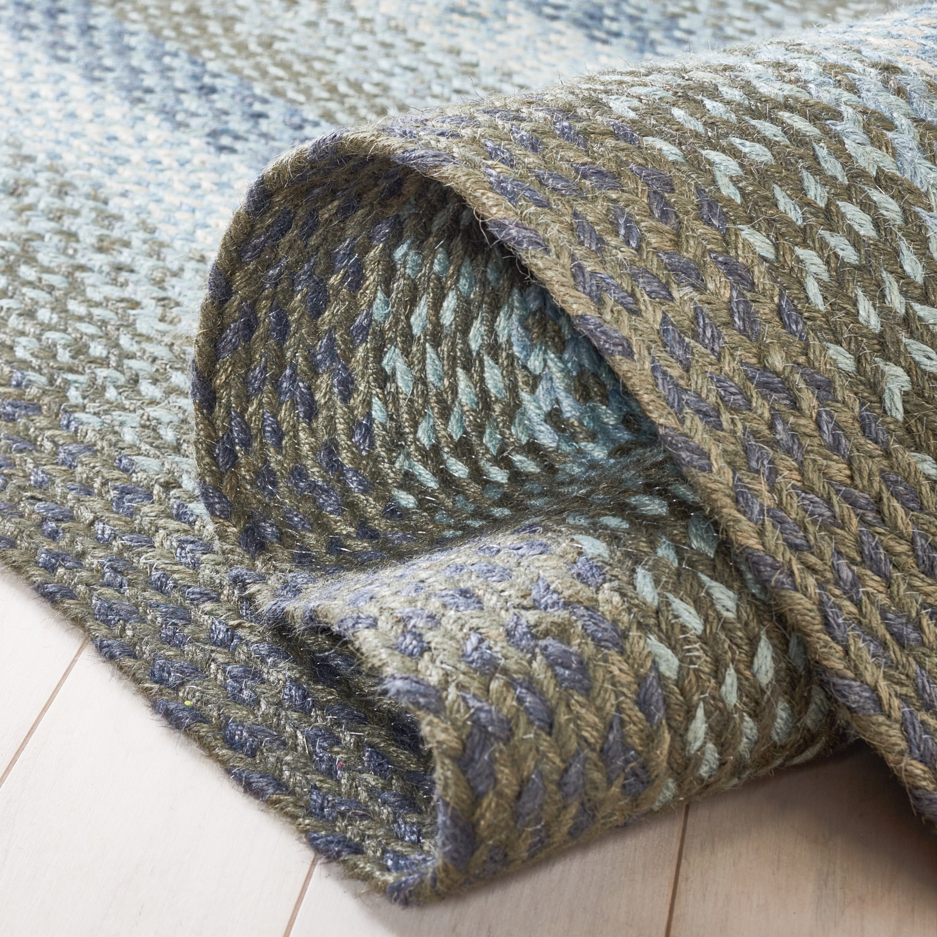 SAFAVIEH Braided Dorinda Bordered Reversible Area Rug, Light Blue/Green, 6' x 6' Square