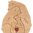 thumbnail image 1 of Adorno de Oso de Madera Personalizado XINYU con 2 a 8 Nombres de Familia, 1 of 7