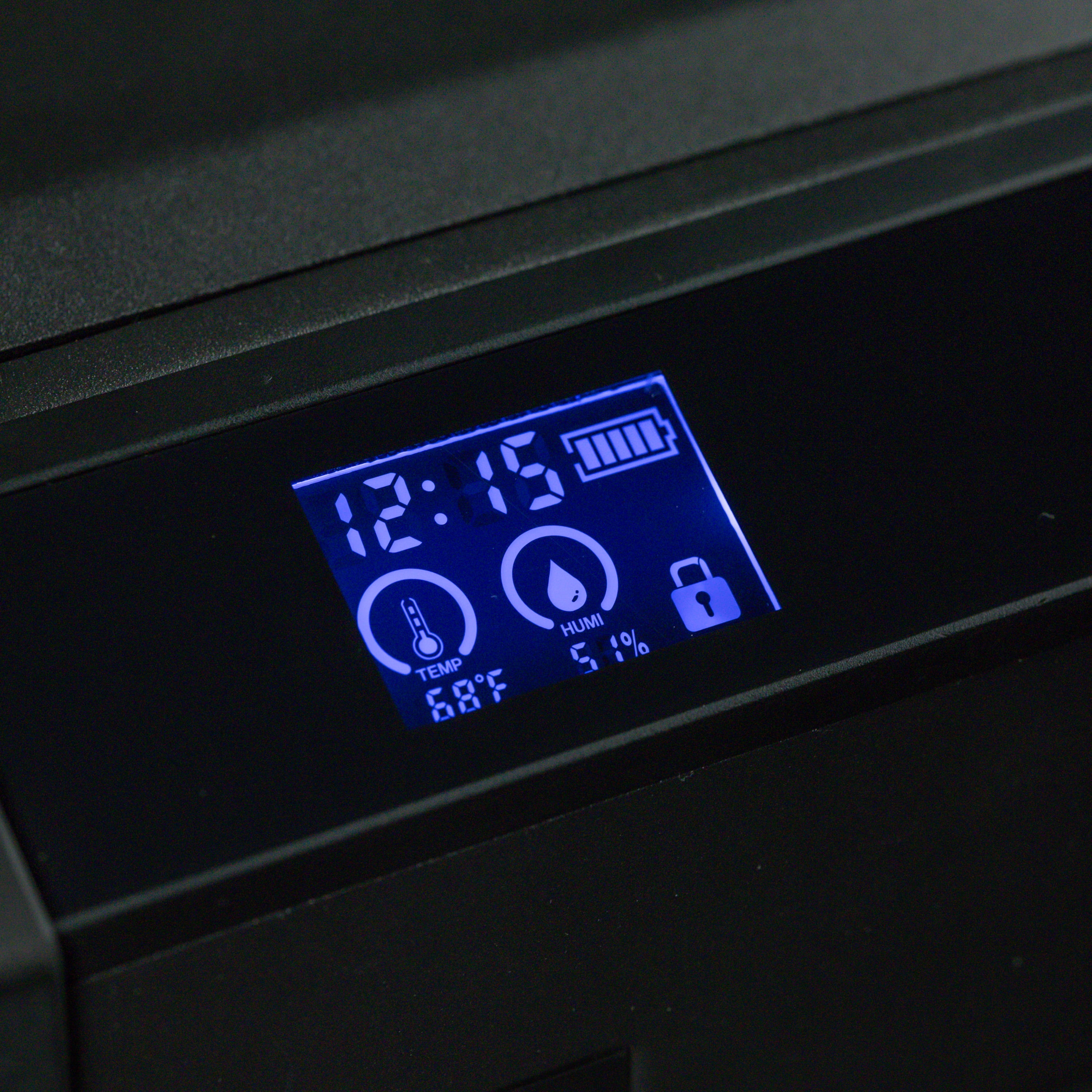 Swiss Tech Wächter 200 Biometric Gun Safe for 2 Handguns, Fingerprint Safe with LCD Display, USB-C Emergency Power, Keypad & Key Backup
