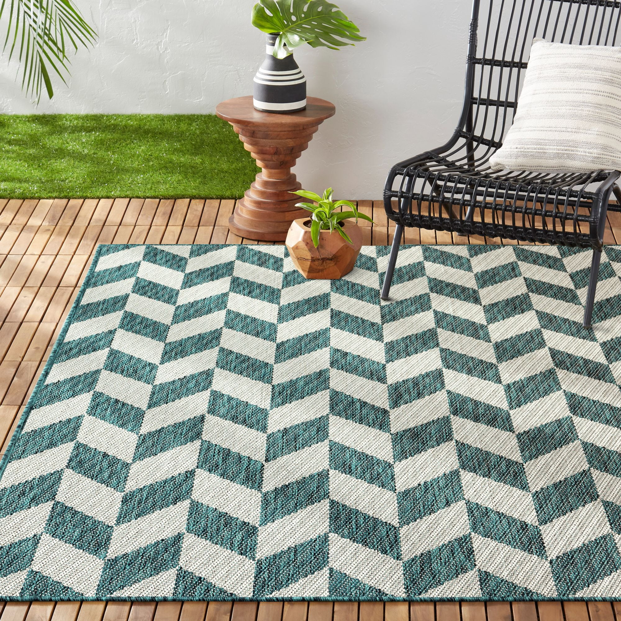 Nicole Miller New York Patio Country Calla Contemporary Herringbone Indoor/Outdoor Area Rug, Green/Cream, 6'6"x9'2"