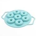 thumbnail image 4 of Molde para hornear rosquillas de 7 cavidades | Bandeja de molde para pastel antiadherente de doble oreja | Material de grado alimenticio de alta temperatura | Mangos de fácil agarre | Utensilios, 4 of 7