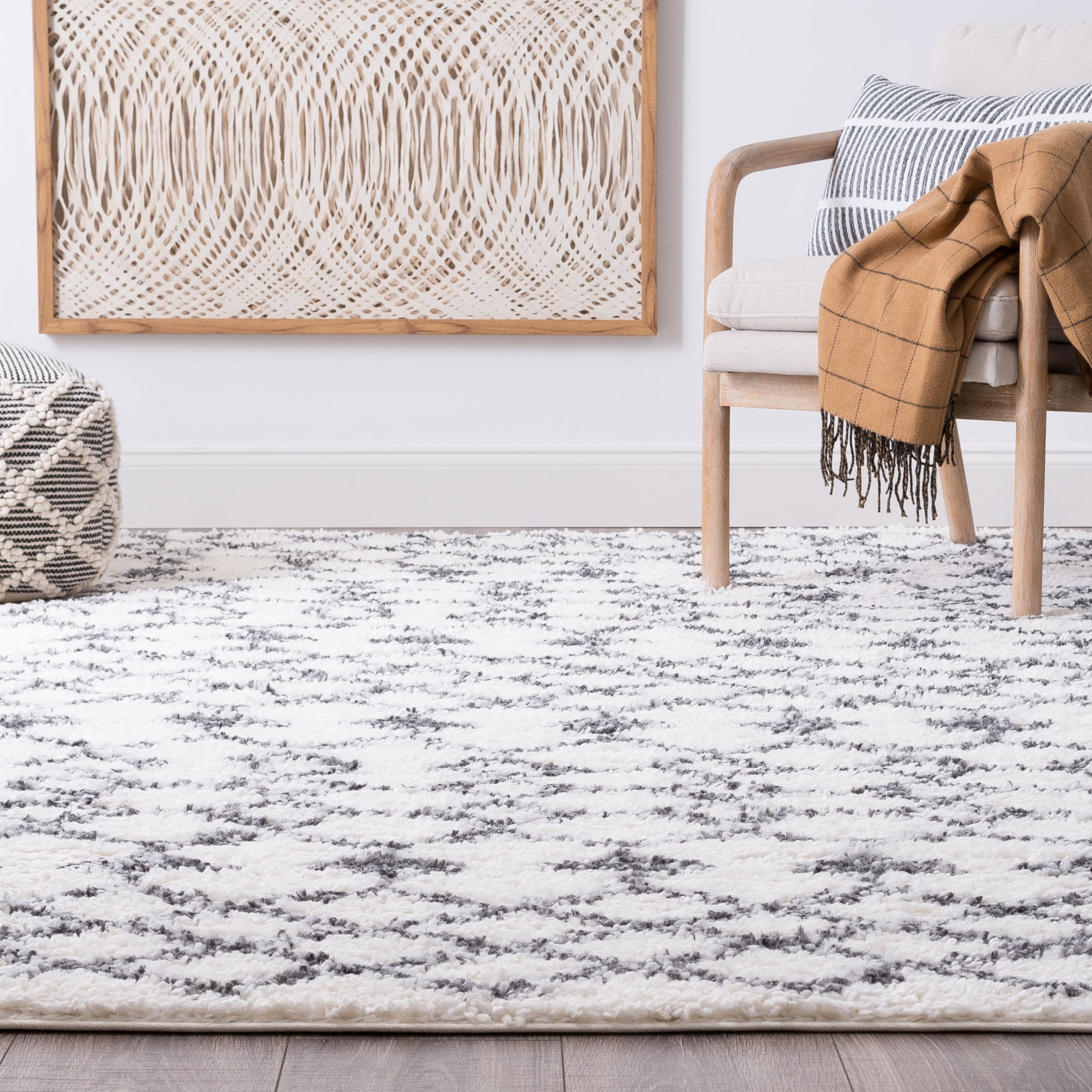 Bliss Rugs Transitional Geometric 5'3'' x 7'3'' White and Gray Polypropylene Indoor Area Rug, 5'3'' x 7'3''