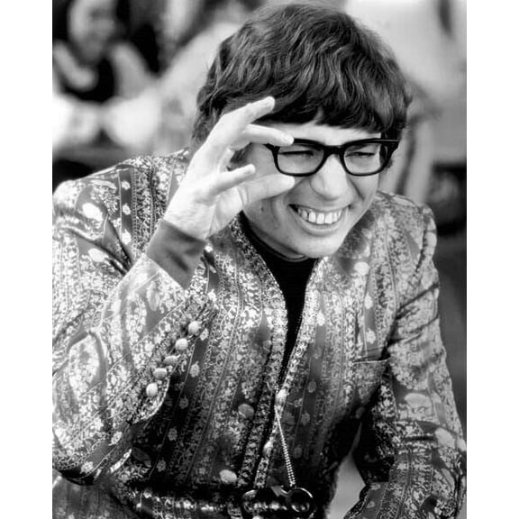 Mike myers classic in character as Austin Powers 5x7 photo Oh Behave!
