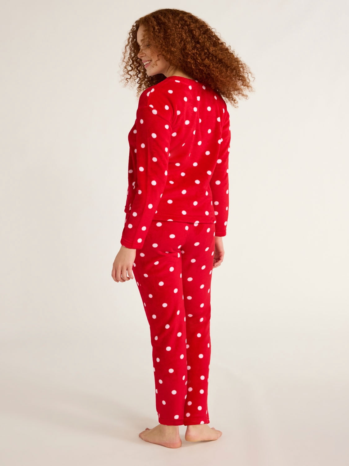 Joyspun Women's Folded Giftable Plush Long Sleeve Top with Pant Pajamas Set, 2-Piece, Sizes S to 3X