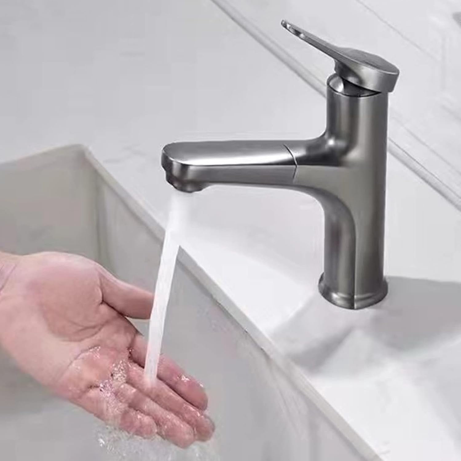 Bathroom Faucet with Pull Out Sprayer,360° Swivel Spout Bathroom Sink Faucet,Bathroom Faucet Single Hole,Single Handle Basin Mixer Tap for Hot and Cold Water,Black