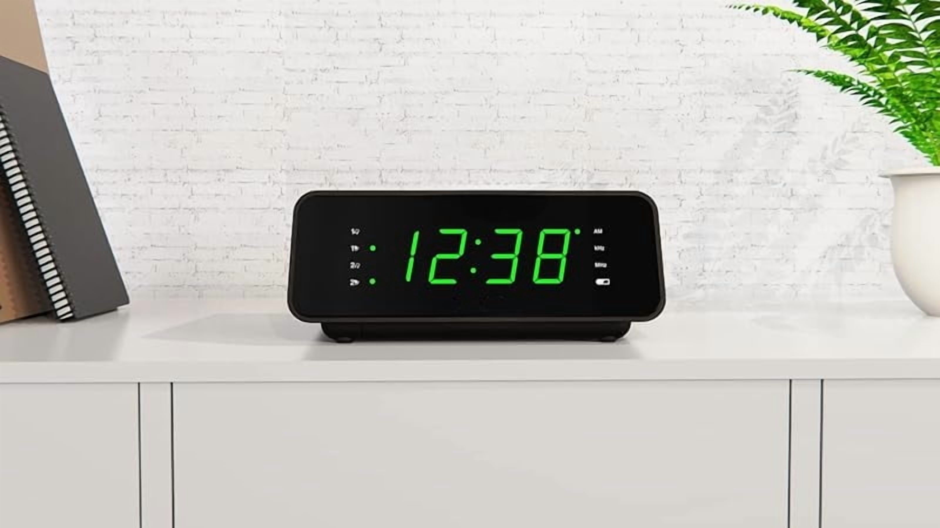 CKS1900 SmartSet Double Alarm Clock Radio with AM/FM Radio, Dimmer, Sleep Timer and .9" Green LED Display
