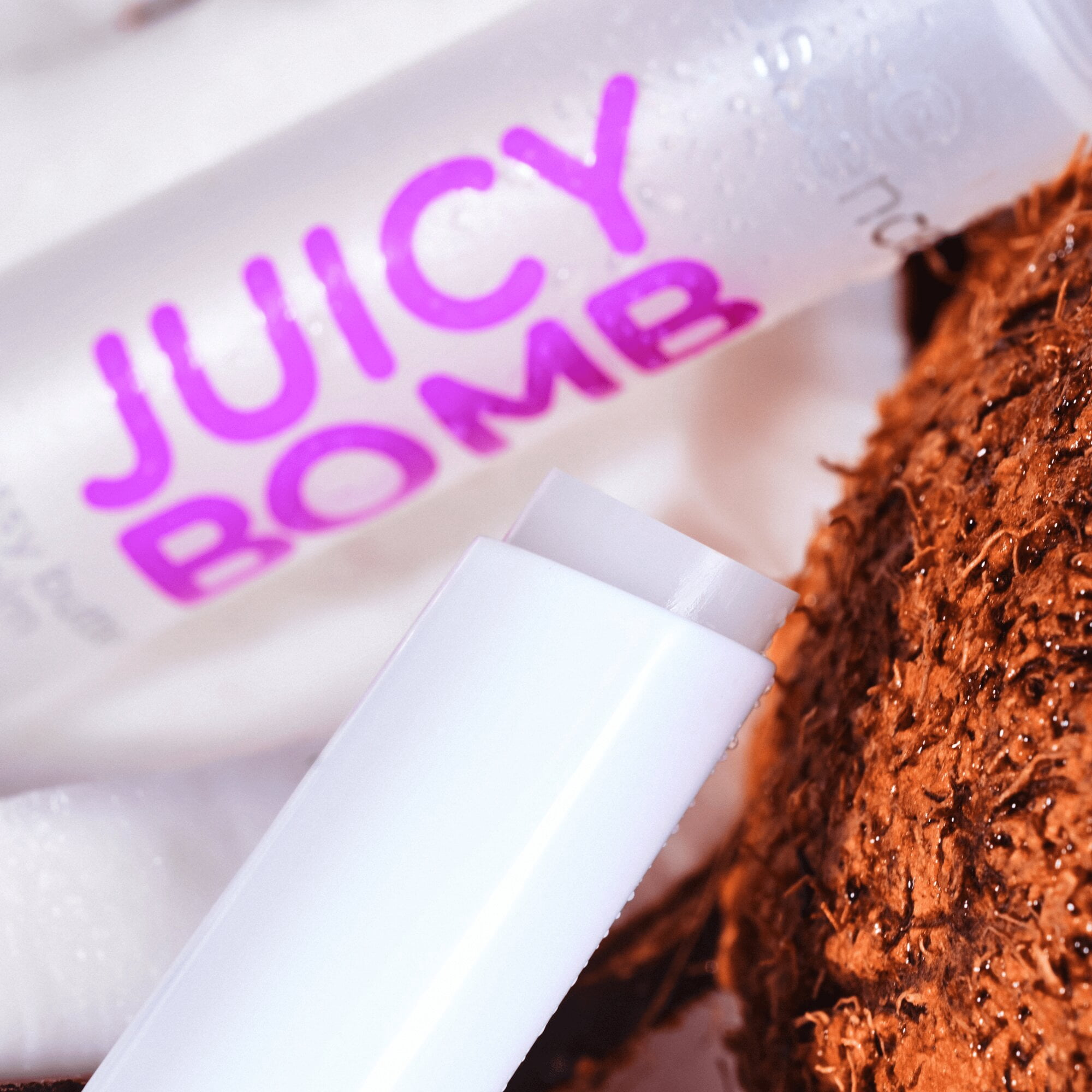 essence Juicy Bomb Glossy Butter Balm, 06 Wake Me Up Before You Coco