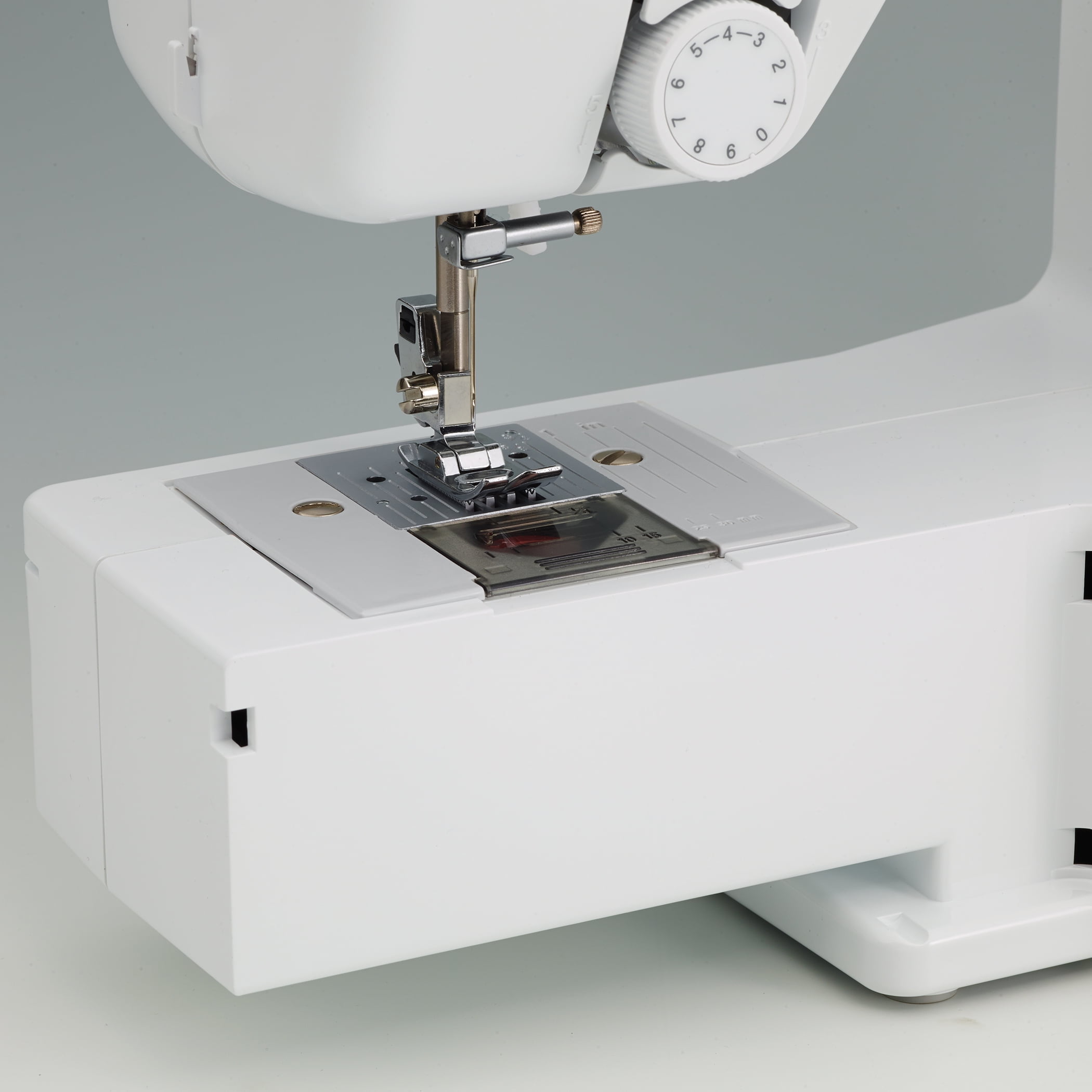 Brother Sm1704 Lightweight, Full Size Sewing Machine With 17 Stitches And 4  Sewing Feet 