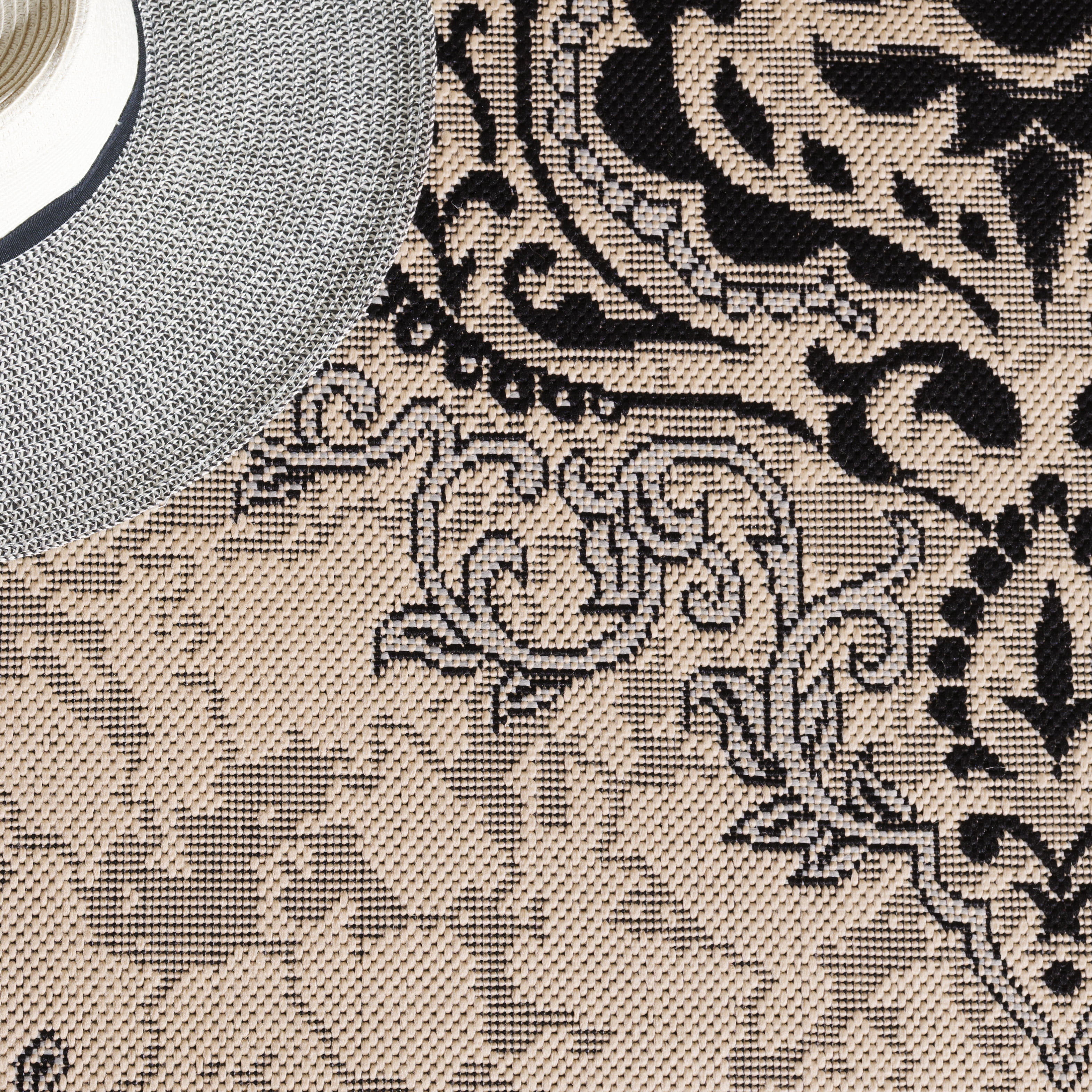 Safavieh Courtyard Penelope Damask Indoor/Outdoor Area Rug, Creme/Black, 7'10" x 7'10" Square