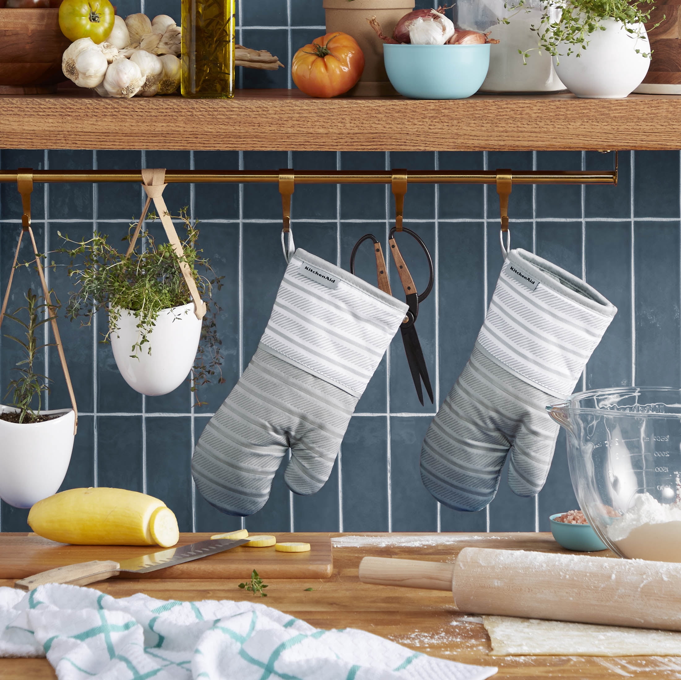KitchenAid Albany Oven Mitt 2-Pack Set, Matte Grey, 7"x13"