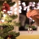 thumbnail image 1 of Fiudx Adorno Navideño Natural con Forma de Lazo, Diseño de Colgante Pequeño, Decoración Festiva para El Hogar, Ambiente Festivo Vibrante, Uso En La Oficina y En Familia, Accesorio Reutilizable, 1 Pie, 1 of 3