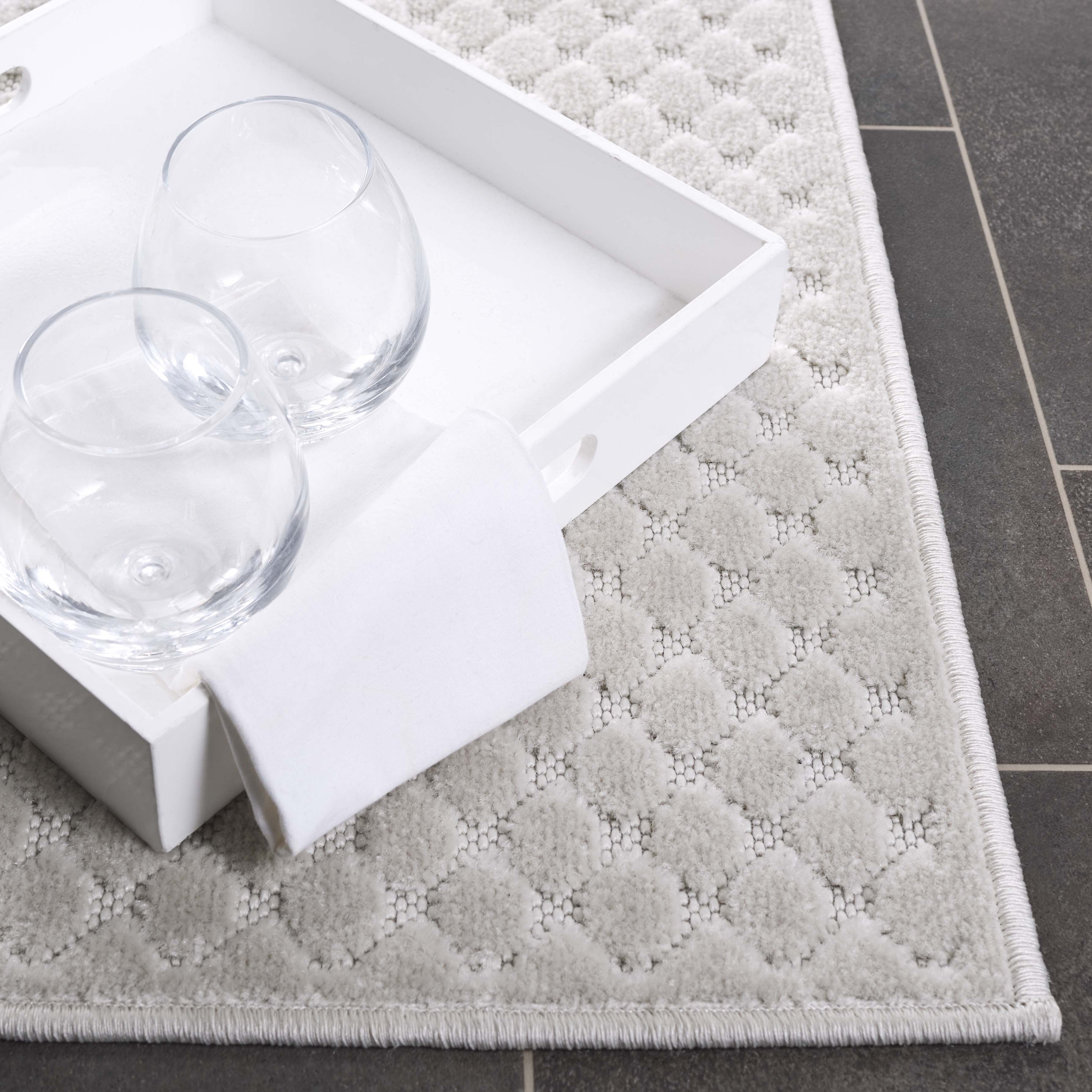 SAFAVIEH Stella Rosheen Geometric Indoor/Outdoor Area Rug, Ivory, 4' x 6'