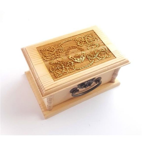 Lyoncraft MBCG02 Irish Claddagh with Celtic Knotwork Engraved Wooden Box