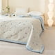 thumbnail image 1 of Edredón de verano suave y lavable, agradable para la piel – Manta transpirable para aire acondicionado en noches calurosas, manta ligera de algodón con estampado de hojas para el sofá, la cama o p, 1 of 6
