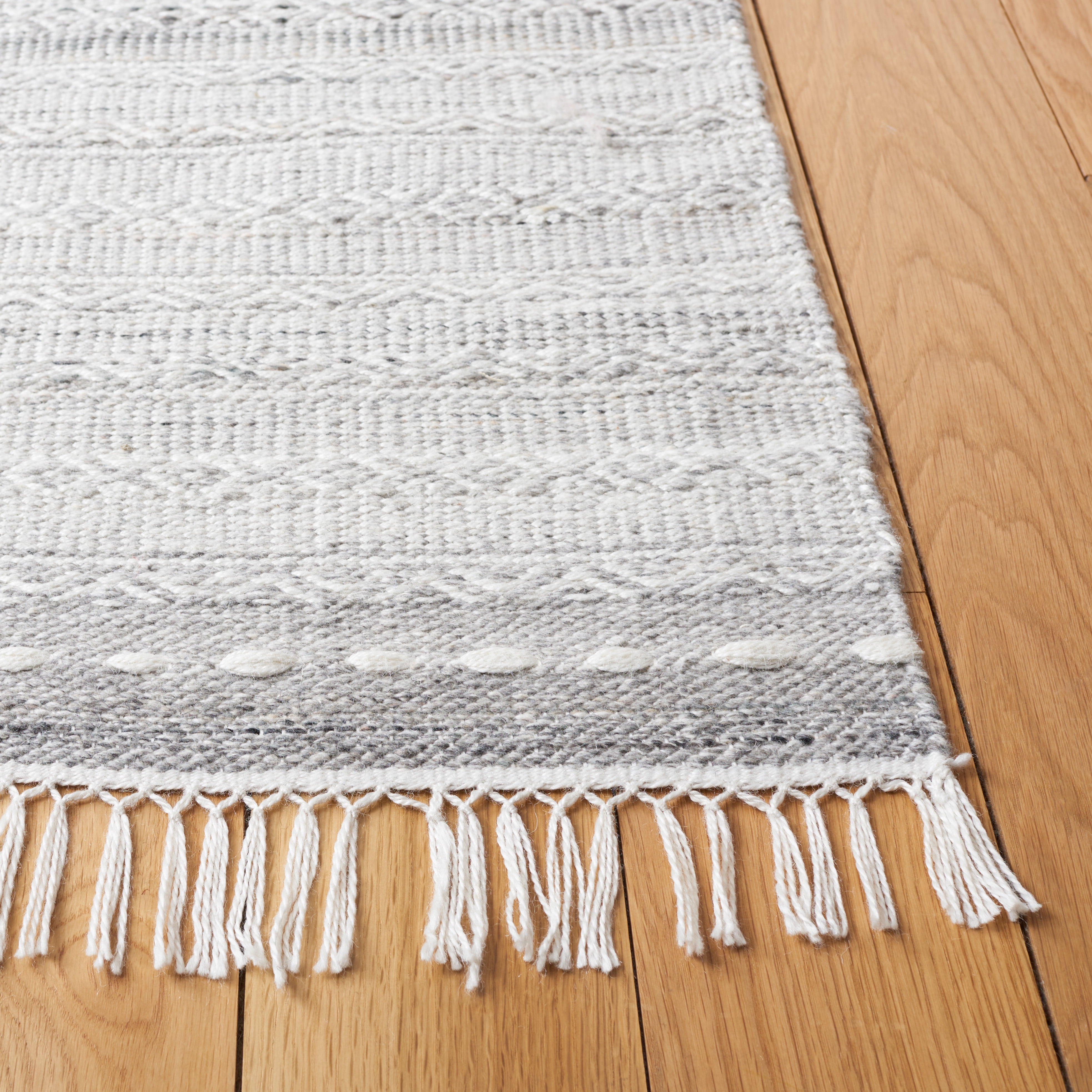 SAFAVIEH Striped Kilim Mihaela Striped Polyester Area Rug, Grey/Ivory, 8' x 10'
