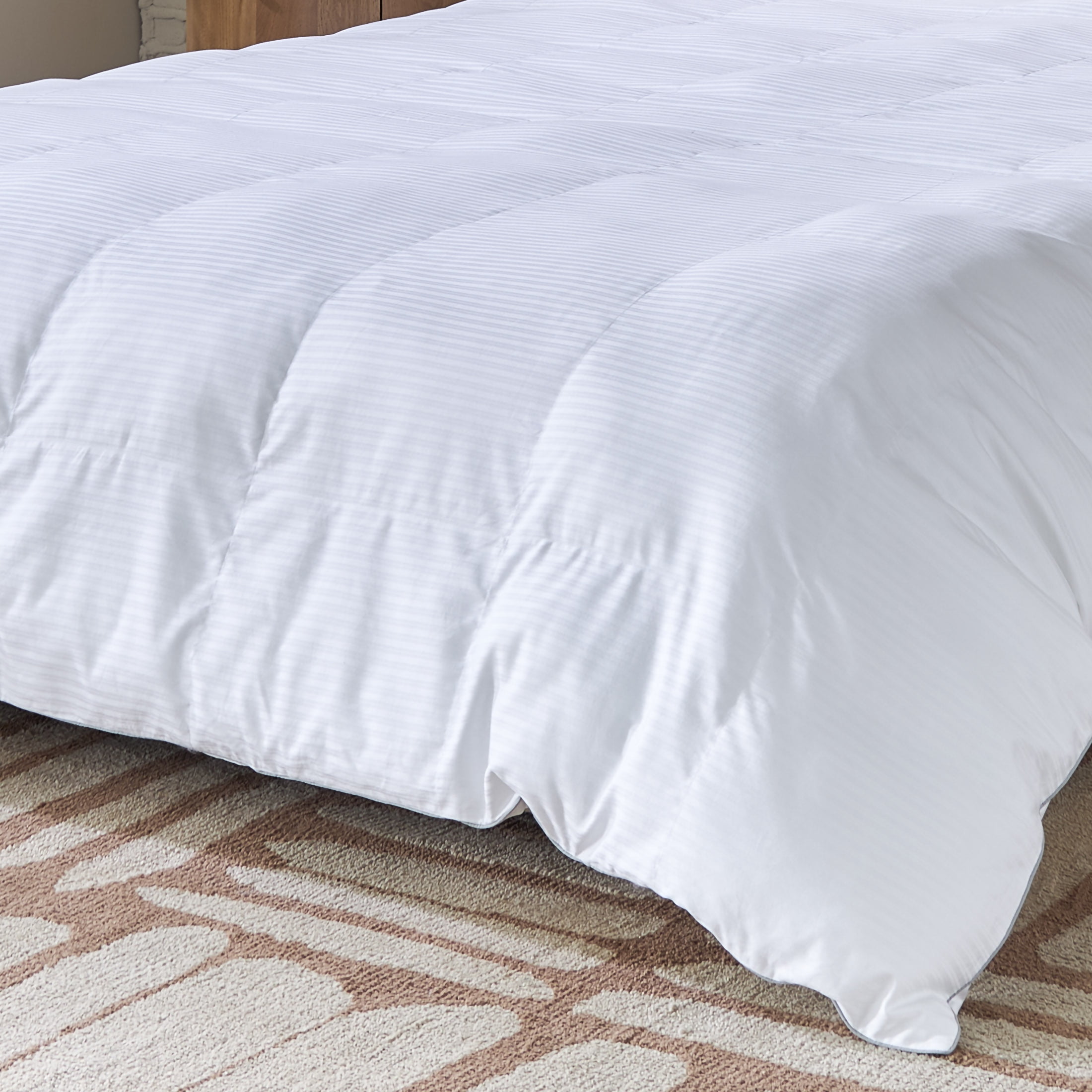 Indulgence Down Alternative Comforter, Full/Queen