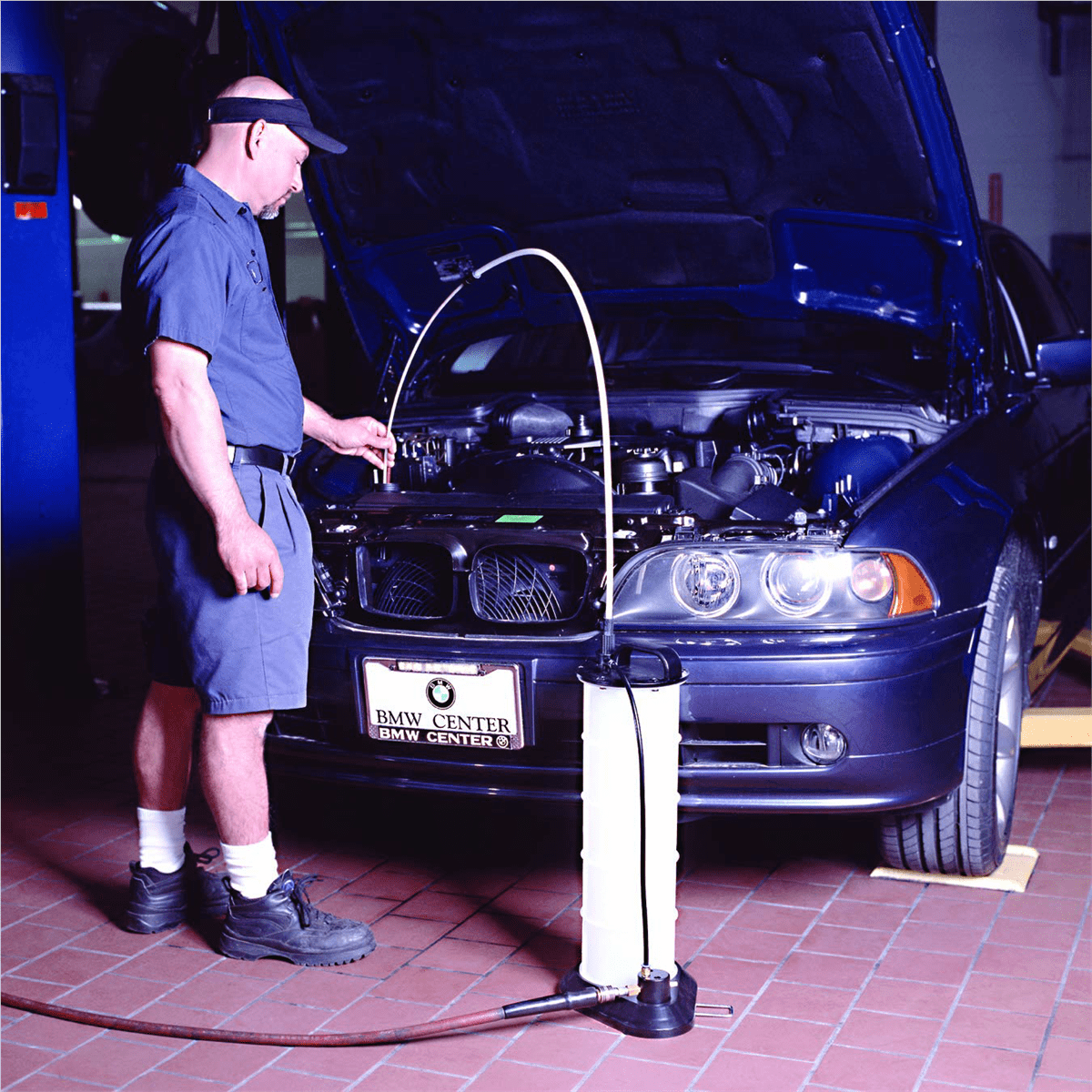 Mityvac MV7300 Pneumatic 2.3 Gallon Vacuum Fluid Evacuator Compressed Air Pump