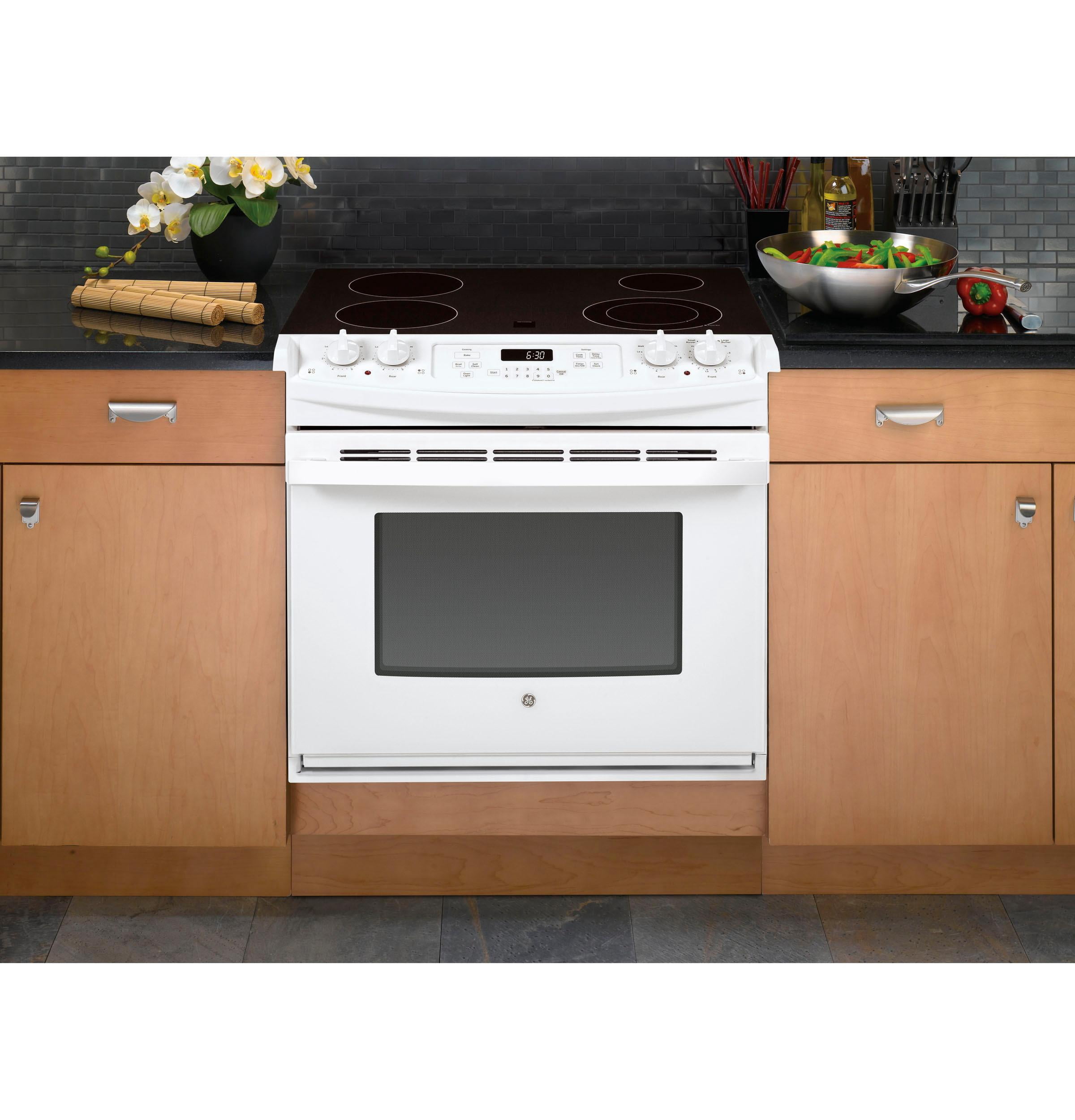 GE APPLIANCES JD630DTWW drop in electric range