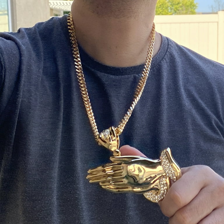 Praying hands 2024 pendant gold