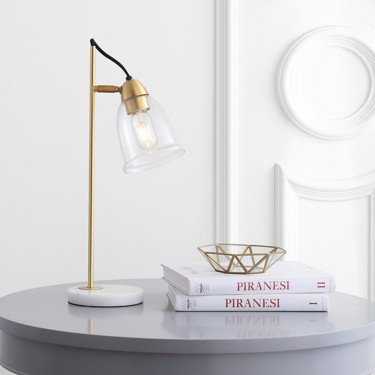 SAFAVIEH Gibson Classic 22 in. Table Lamp with USB Port, White/Gold