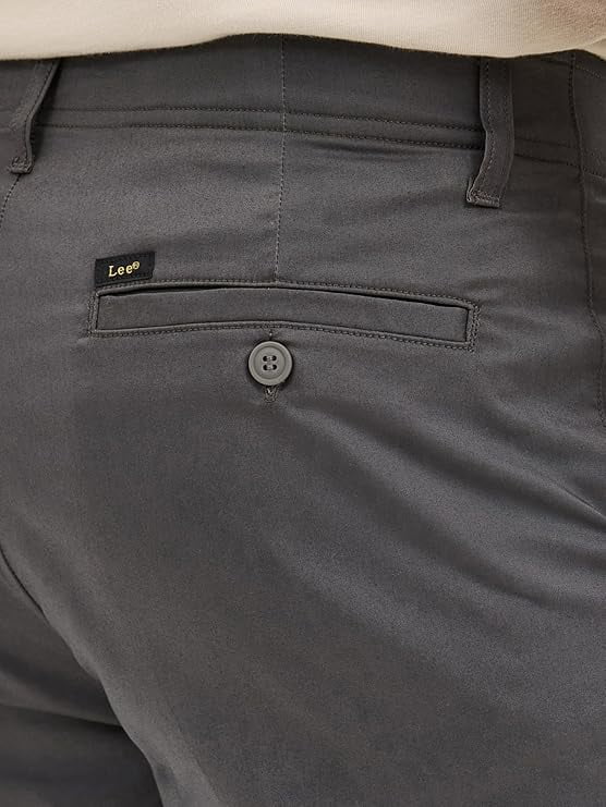 Lee Men's Extreme Motion Flat Front 7" Short (29-42)