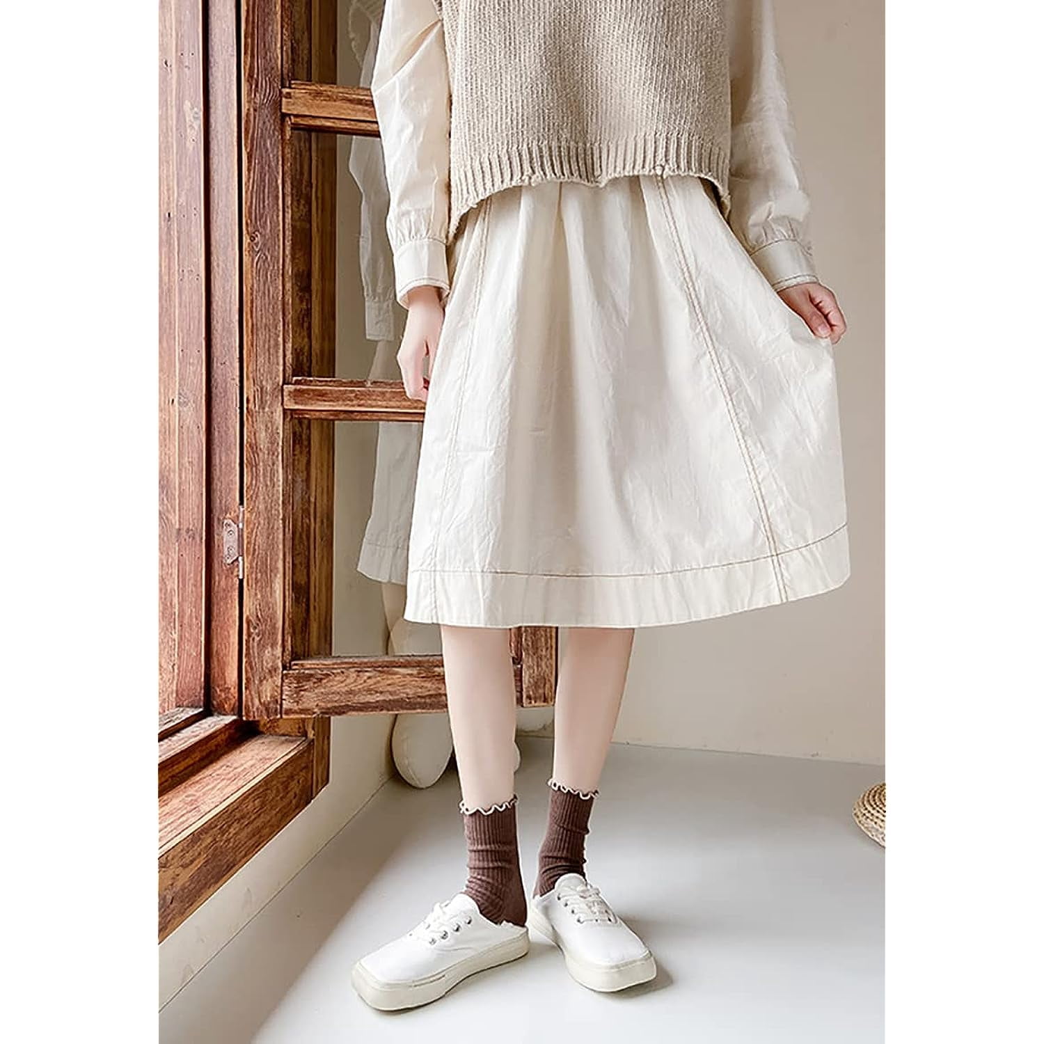 Holzlrgus Women Cute Ruffle Frilly Aesthetic Ankle Socks Flower Embroidery Turn Cuff Crew Cotton Socks Teen Girls