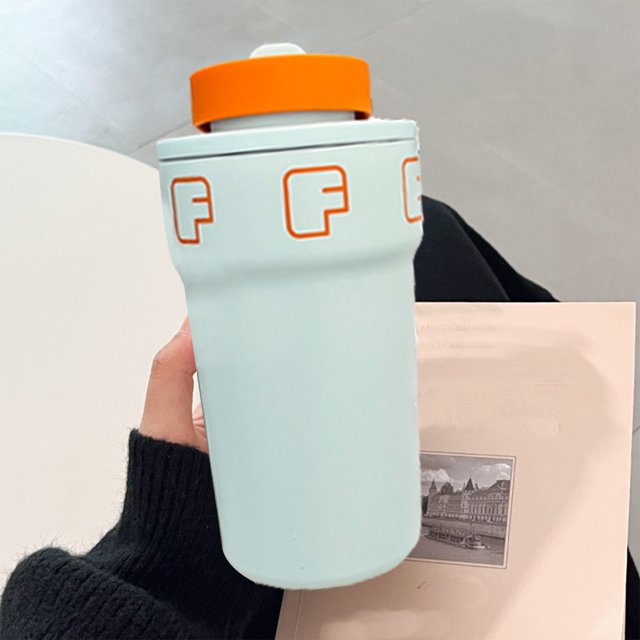 Fournitures de Rentrée Scolaire Gobelet Réutilisable en Acier Inoxydable, Design Isolé pour Boissons Froides et Chaudes - Cadeau Parfait pour Hommes, Femmes Lui/elle Fournitures Scolaires pour Enfants