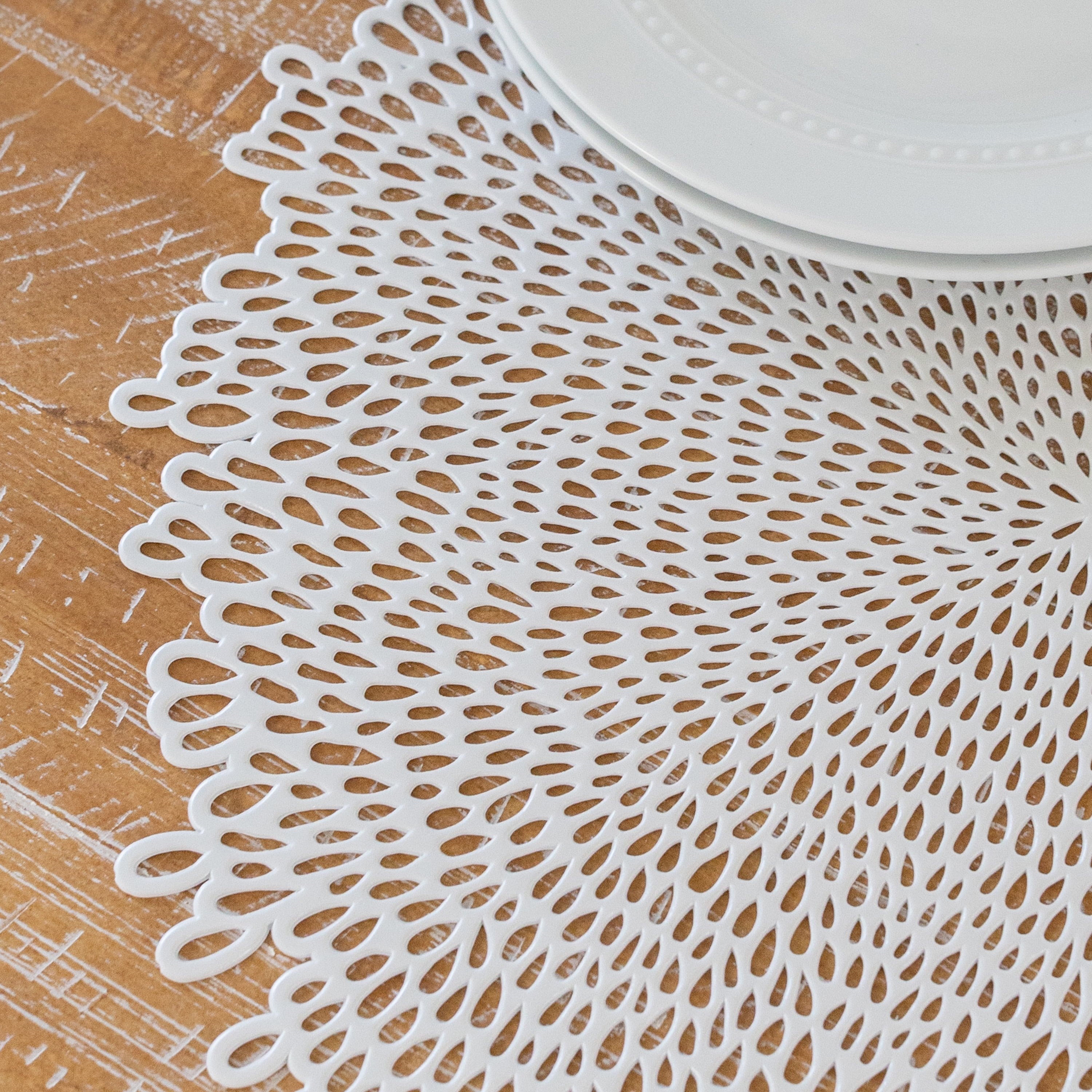 Mainstays Blossom Pressed Vinyl Table Placemat White 15.25" x 15.5"