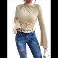 thumbnail image 1 of Camiseta Básica con Cuello Alto Fruncido y Mangas Largas con Volantes para Mujer Albaricoque M, 1 of 9