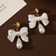 thumbnail image 4 of Pendientes retro franceses con perlas en forma de gota de agua para mujer, pendientes de alta gama, pendientes exagerados, pendientes con temperamento, 4 of 8