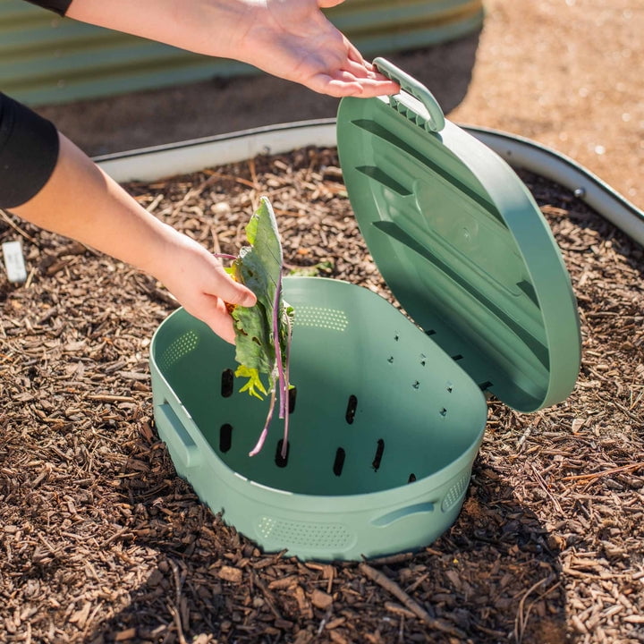 Outdoor Worm Bins for High Quality Compost