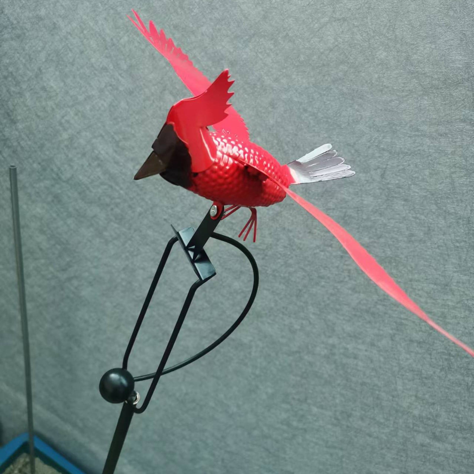 Flapping Metal Red-Parrot Yard Stake Rocking Wind Whirly-Gig Garden Art