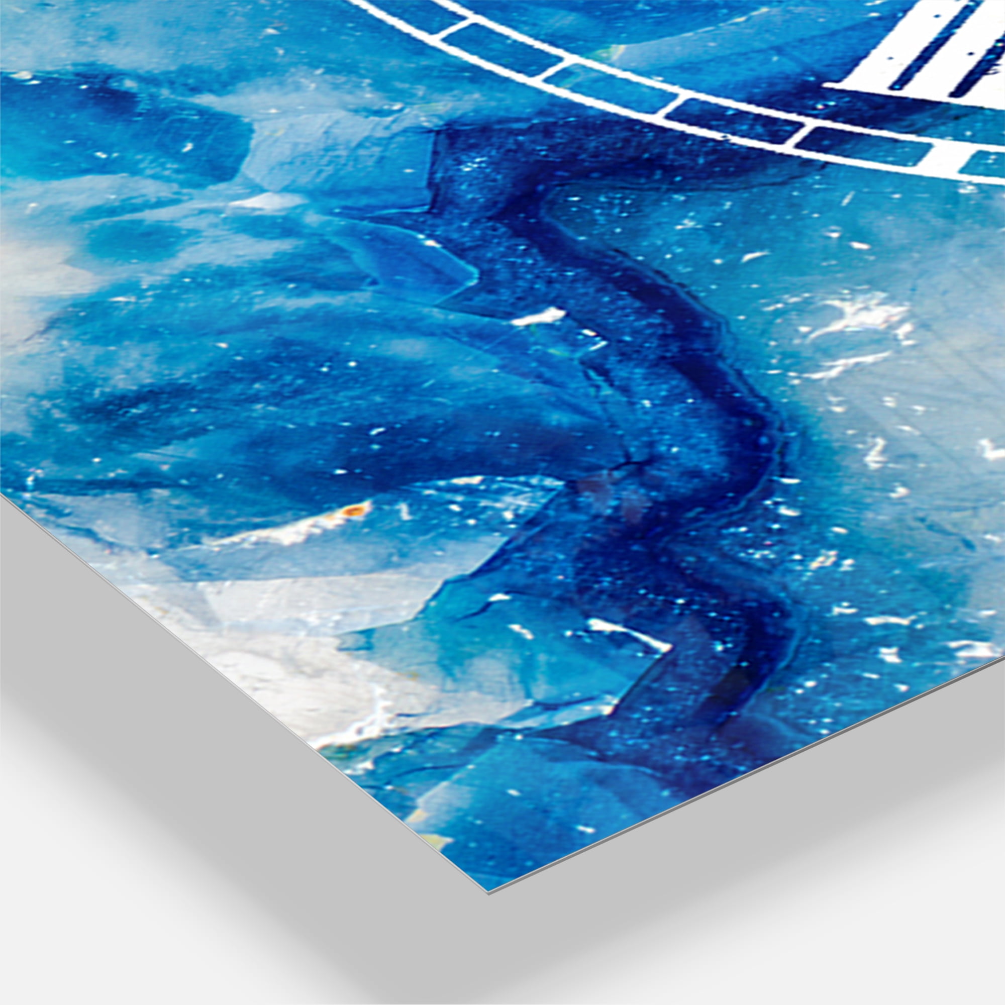Designart 'Geode Slice Macro' Traditional wall clock