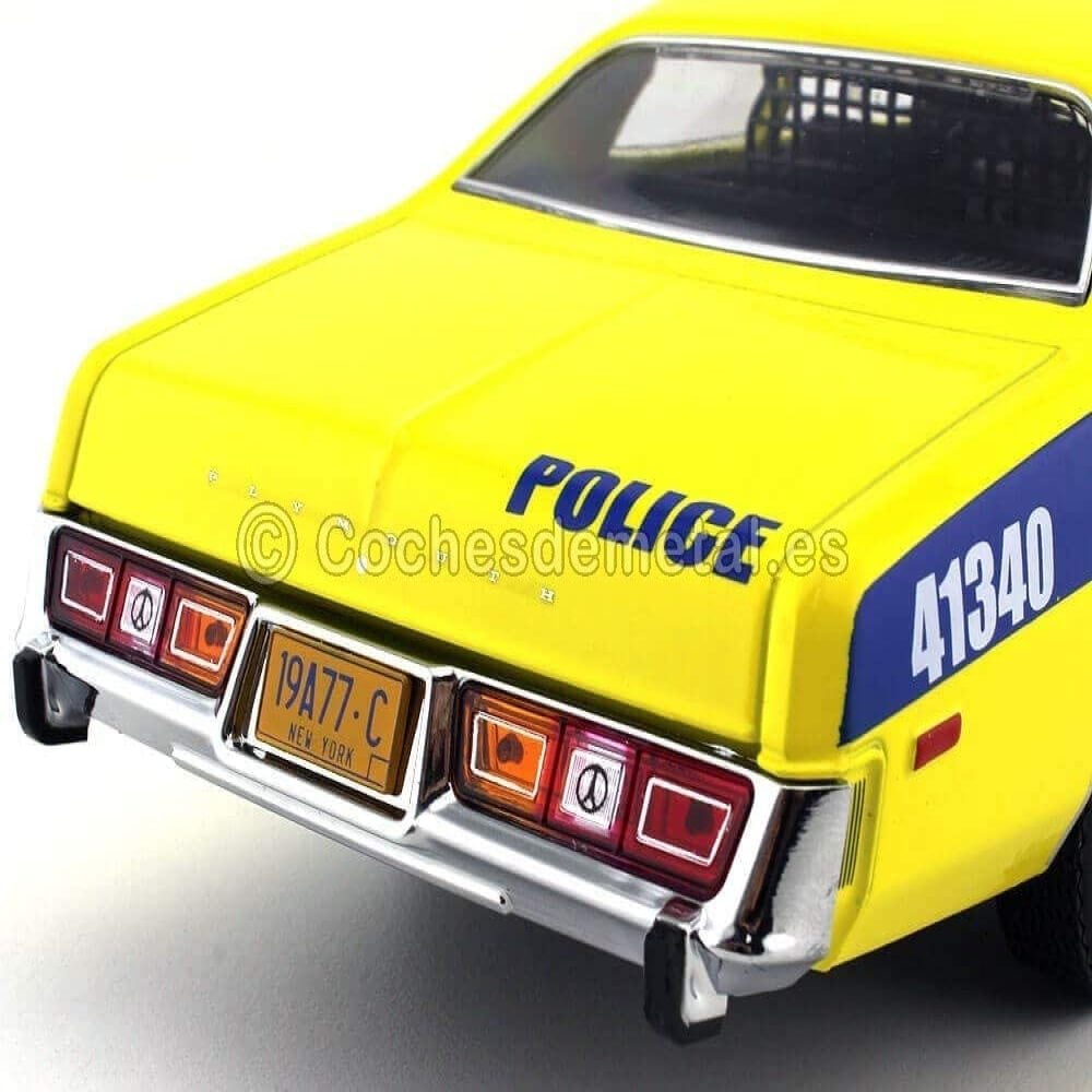 Greenlight 19056 1: 18 Artisan Collection - 1977 Plymouth Fury 