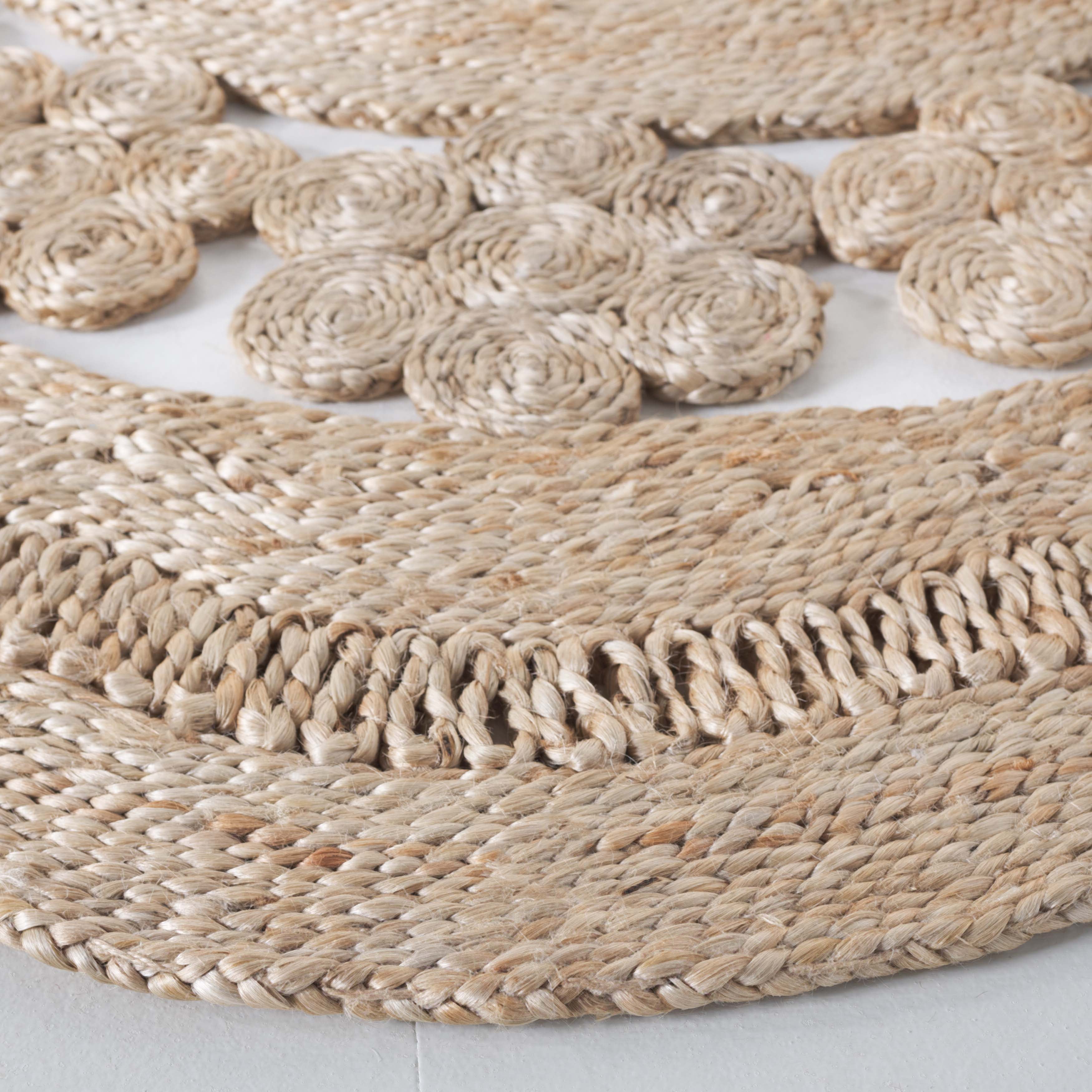 SAFAVIEH Natural Fiber Rubye Geometric Area Rug, Natural, 6' x 6' Round
