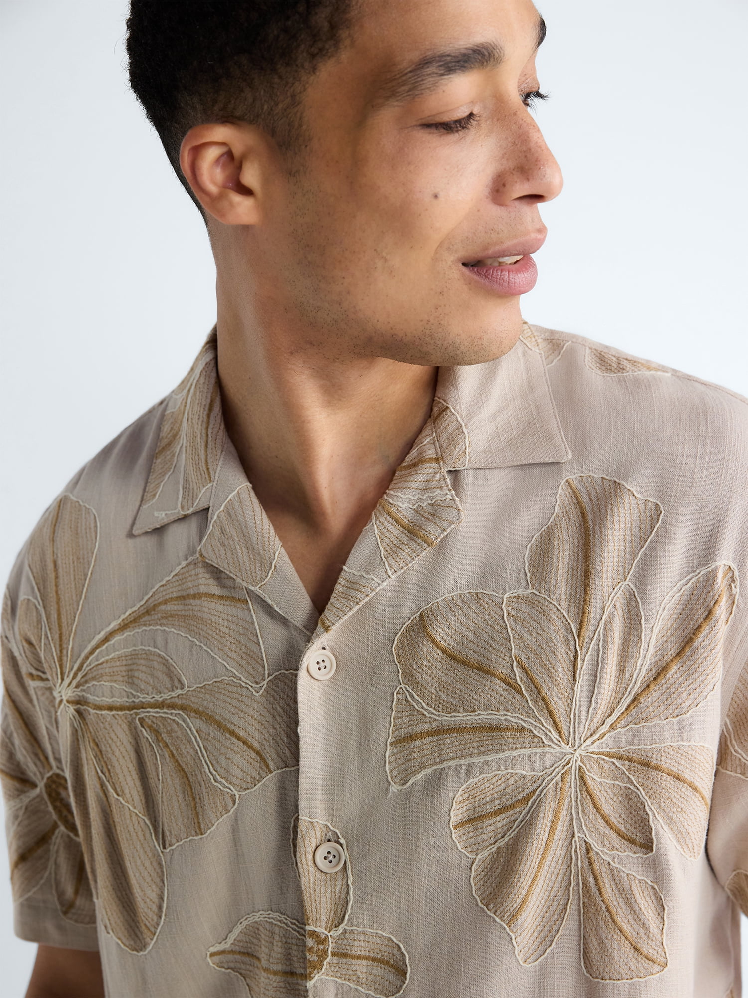 Free Assembly Men's Embroidered Linen Blend Camp Shirt with Short Sleeves, Sizes XS-3XL