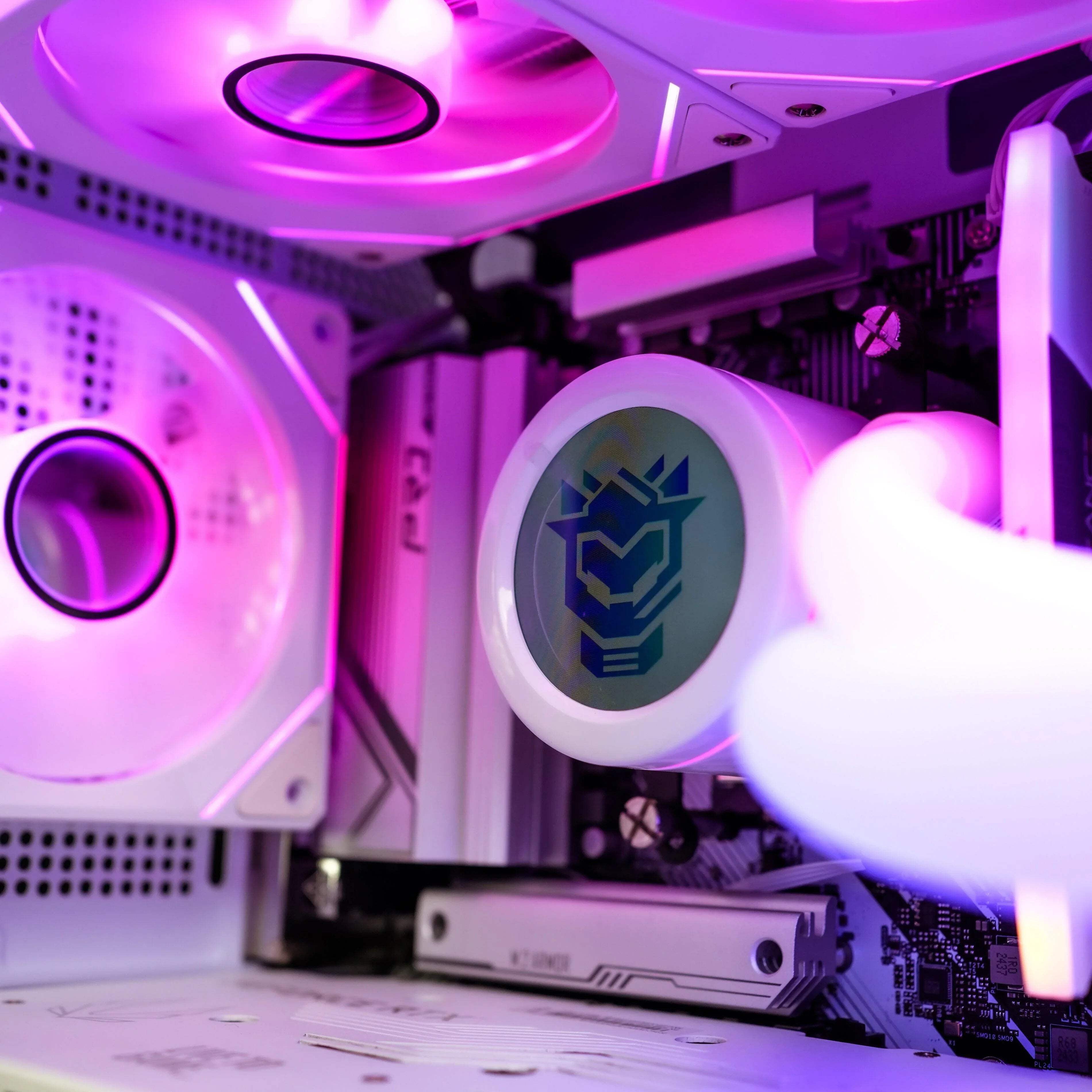 Hyper Cyber Rage Y | Intel Core i9 14900K | NVIDIA GeForce RTX 5070 12GB | Gaming PC