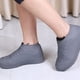 thumbnail image 4 of Cubiertas impermeables para zapatos, cubiertas de silicona para zapatos de lluvia, protectores de zapatos de goma, cubierta para hombres, mujeres y niños S, 4 of 5