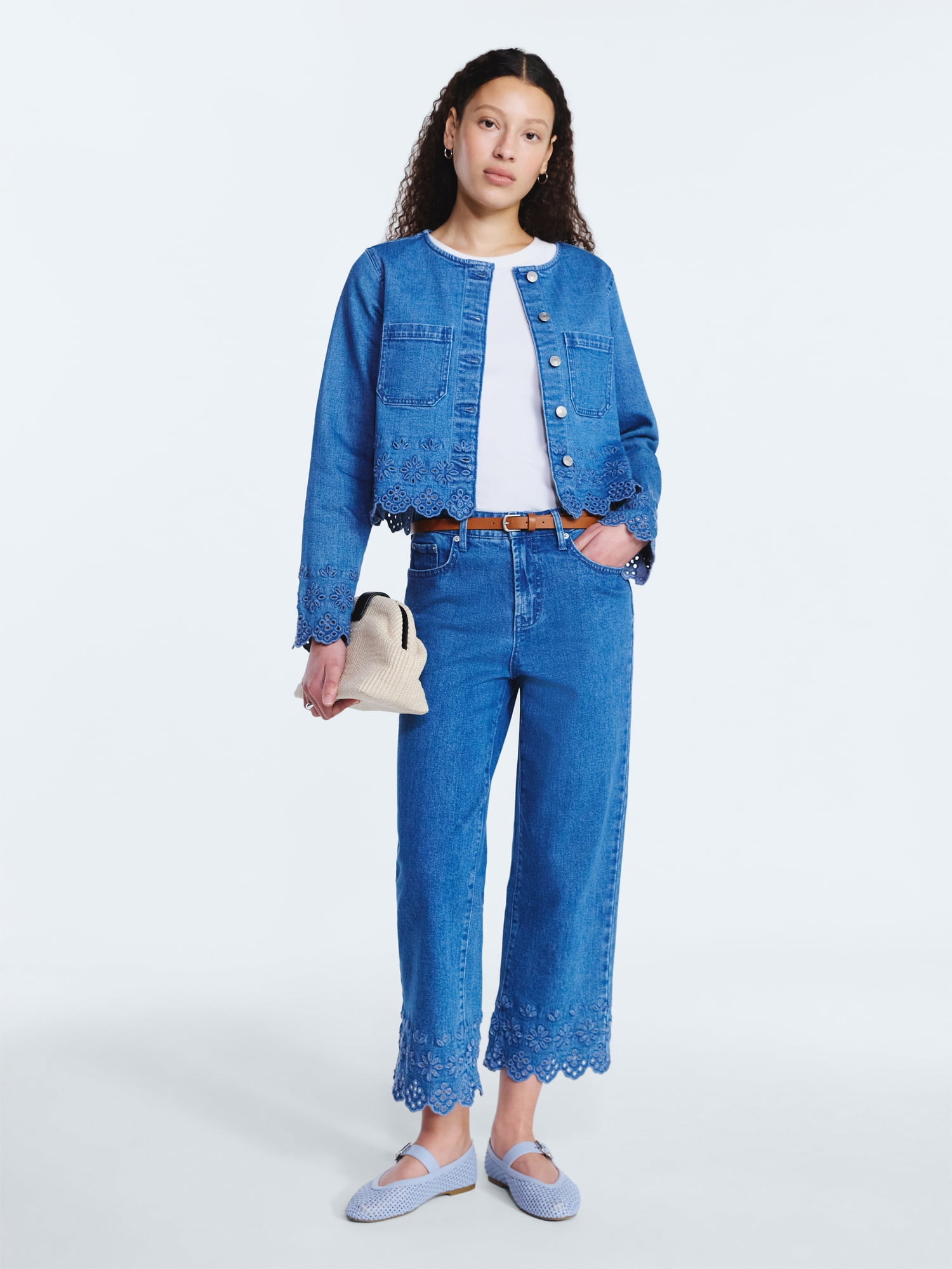 Free Assembly Women's and Women's Plus Embroidered Eyelet Cropped Jeans, 28" Inseam, Sizes 0-26 Plus