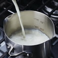 thumbnail image 4 of Cacerola KitchenAid con base de 3 capas de acero inoxidable, 1,5 L, 4 of 7
