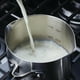thumbnail image 4 of Cacerola KitchenAid con base de 3 capas de acero inoxidable, 1,5 L, 4 of 7