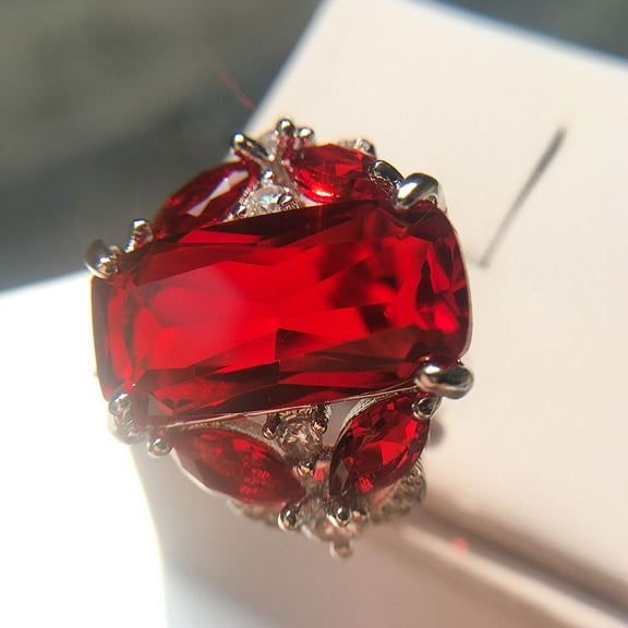 Luxury 925 Sterling Silver Womens Ring Shiny Rectangle Red gem Princess Ring Fashion Horse Eye Ruby Ring Eternity Propose Engagement Wedding Band AAA Zircon Promise Ring Birthday Gift