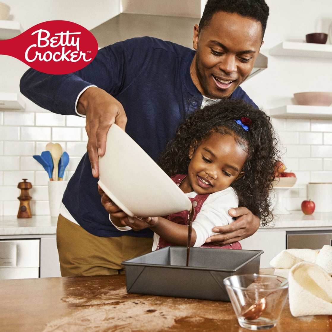 (6 pack) Betty Crocker OREO Chocolate Cake Mix, Baking Mix With OREO Cookie Pieces, 9.3 oz