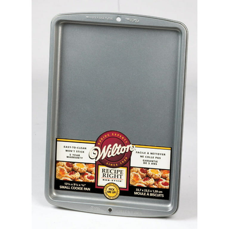 Wilton Bake it Better Steel Non-Stick Oblong Cake Pan with Lid, 13 x 9-inch