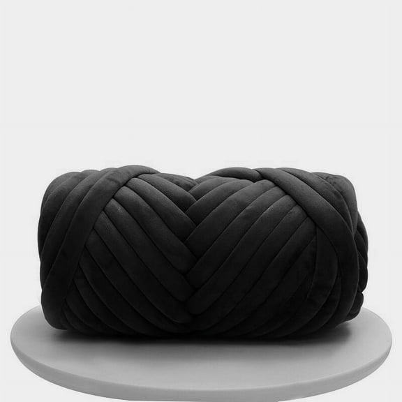 Nvzi-a 500g Velvet Chunky Yarn Bulky Giant Arm Knitting Yarn, Super Soft Jumbo Tube Weight Yarn, Fluffy DIY Crochet Hand Making Washable Yarn for Blanket, Pet Bed, Rugs Pillow，Black