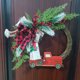 thumbnail image 3 of Ounissouiy navideña con lazo, guirnalda colgante de coche de Navidad, adorno de pared de poliéster, vacaciones de año, puerta de oficina, ventana, Kits de decoración para fiestas Ounissouiy HA067923-00, 3 of 6